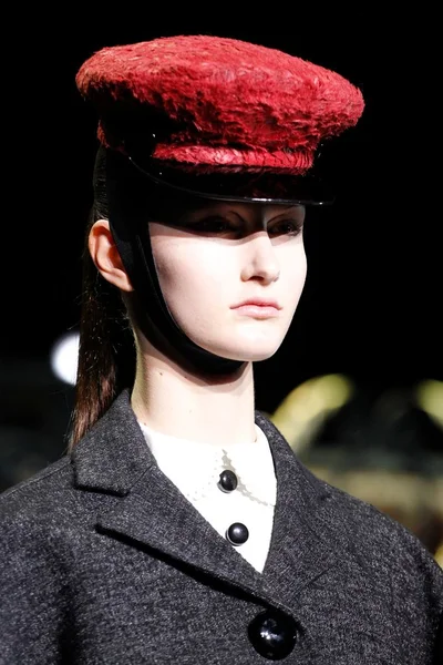 Look 50